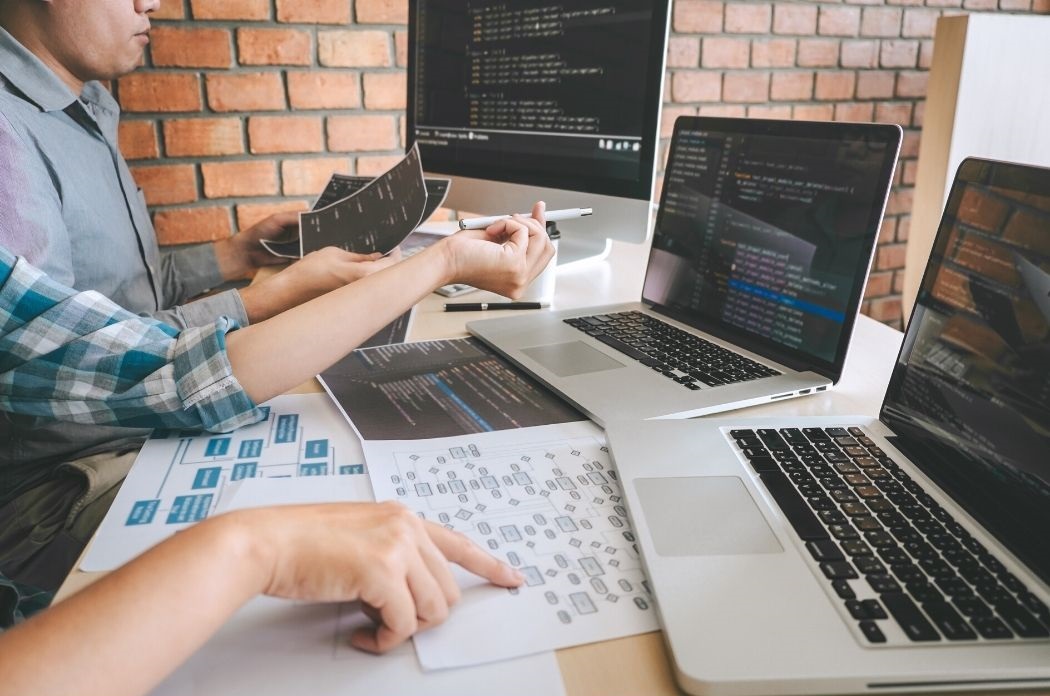 Jak zwiększyć zyski z firmowej strony internetowej?