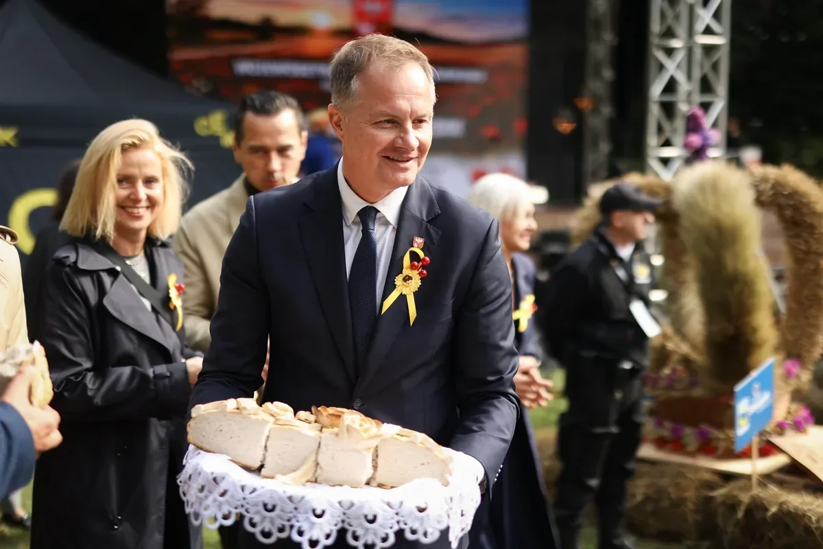 Obraz do artykułu: Wieńce, regionalne smaki i nagrody - tak świętowano plony w Olsztynku