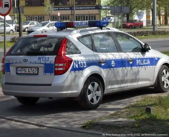17-latka na motorowerze po ścieżce w Olsztynie - bez uprawnień i bez dopuszczenia do ruchu