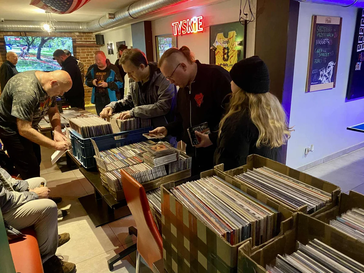 Grafika promocyjna wydarzenia Giełda płyt winylowych, CD i kaset w Olsztynie