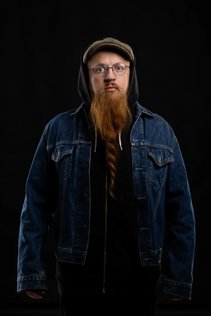 Grafika promocyjna wydarzenia OLSZTYN III | Arek JAKSA — „Warto rozmawiać, Andrzej” (stand-up)