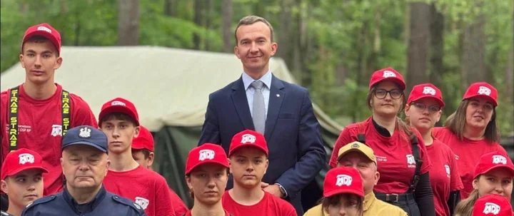 Młodzi strażacy szkolą się pod Olsztynkiem. Przed nimi 10 dni ćwiczeń