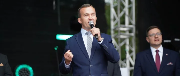 Nowa strefa Kiss & Ride przy szkole w Lubawie. Jest też państwowe wyróżnienie