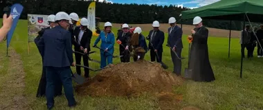 W Smolajnach rusza budowa bursy. Rok szkolny rozpoczęto od ważnego gestu