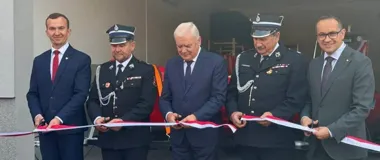 OSP Krotoszyny z nowym zapleczem. Strażacy dostali samochód, łódź i sprzęt