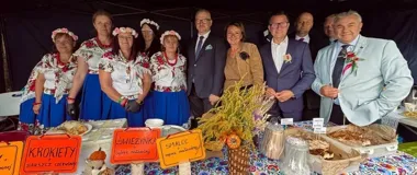Dożynki w Barcianach zgromadziły mieszkańców. Wojewoda dziękował rolnikom
