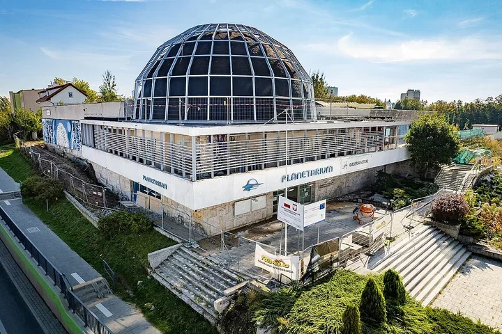 Kopuła planetarium w Olsztynie zmienia wygląd. To początek wielkiej modernizacji
