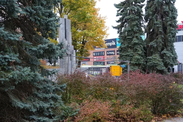 Przy pomniku Armii Krajowej stanie 12-metrowy maszt. Koszt to 7 tys. zł