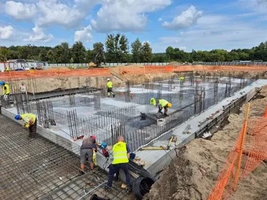 Na dawnym stadionie Warmii powstaje ośrodek dla piłkarzy za 42,8 mln zł