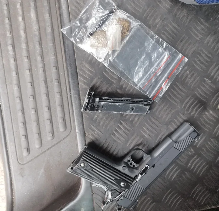Wojskowy pas w autobusie zwrócił uwagę policji w Olsztynie