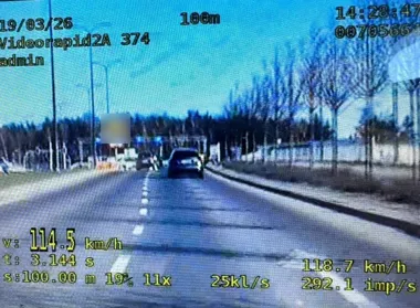 Na Towarowej mercedes leciał 114 km/h - kierowca od razu stracił prawo jazdy