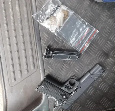 Wojskowy pas w autobusie zwrócił uwagę policji w Olsztynie