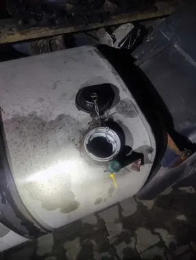 Zatankował cudzym paliwem - 45-latek złapany kilka kilometrów od placu