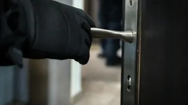 Trzy miesiące aresztu po zgłoszeniu przemocy domowej. 44-latek usłyszał zarzuty