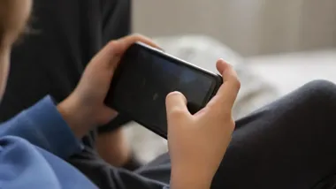 Co trzecie dziecko w wieku 3–7 lat ma własny smartfon. Eksperci debatowali w Olsztynie