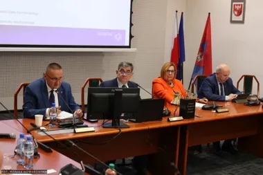 Dobre szpitale, milionowe straty. Powiat Olsztyński apeluje o ratunek