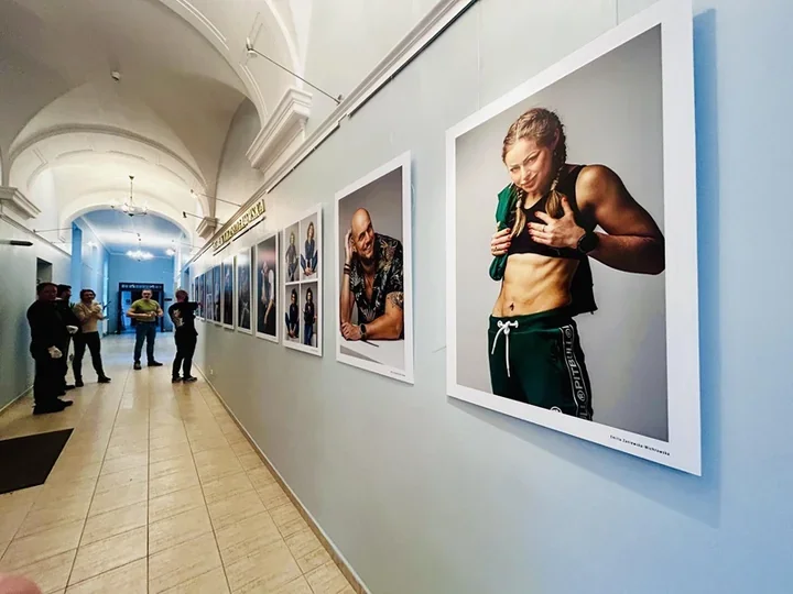 Portrety, które mówią – wystawa Emilii Zaniewskiej-Wichrowskiej w Galerii Marszałkowskiej